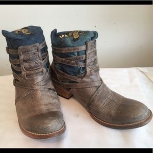 Freebird Stair Booties, Size 9